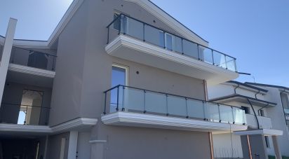 Casale 10 locali di 160 m² in Città Sant'Angelo (65013)