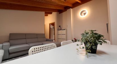 Attico / Mansarda / Loft 4 locali di 116 m² a Cento (44042)