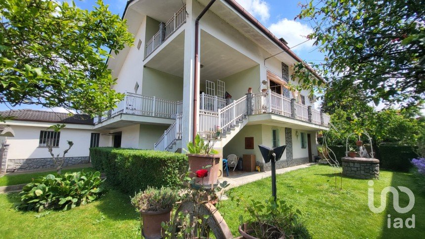 Casa indipendente / Villa 5 locali di 301 m² in San Damiano d'Asti (14015)