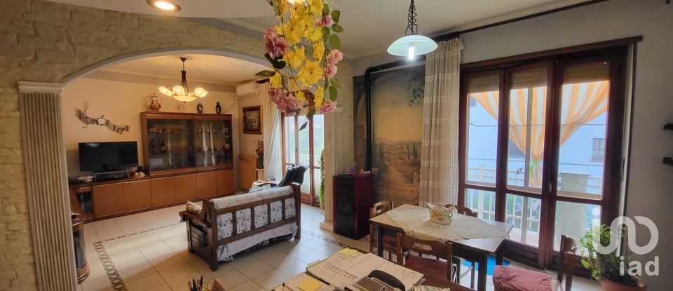 Casa indipendente / Villa 5 locali di 301 m² in San Damiano d'Asti (14015)