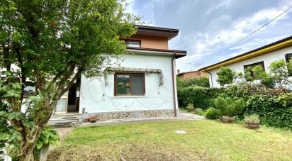 Casa indipendente 9 locali di 285 m² in Castiglione delle Stiviere (46043)