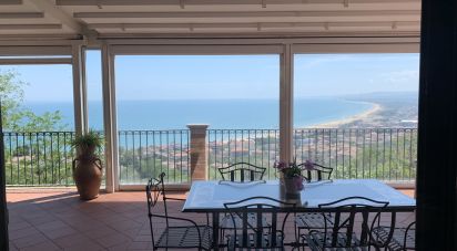 Casa indipendente / Villa 21 locali di 515 m² in Vasto (66054)
