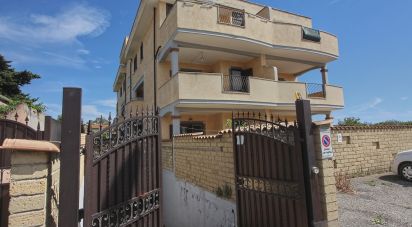 Loft 4 locali di 60 m² a Pomezia (00040)