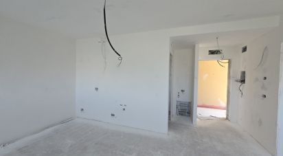 Apartment 6 rooms of 94 m² in Genova (16159)