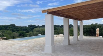 Casale 12 locali di 203 m² in Ceglie Messapica (72013)
