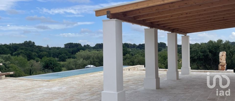 Casale 12 locali di 203 m² in Ceglie Messapica (72013)