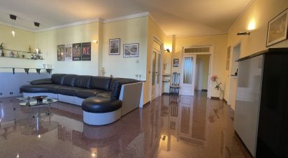 Townhouse 16 rooms of 355 m² in Cortona (52044)