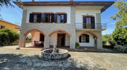 Townhouse 16 rooms of 355 m² in Cortona (52044)
