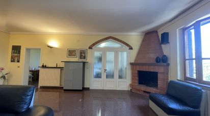 Townhouse 16 rooms of 355 m² in Cortona (52044)