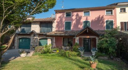 Casa indipendente / Villa 9 locali di 370 m² in Asola (46041)