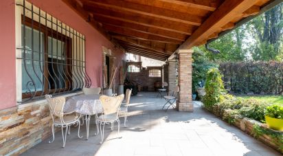 Casa indipendente / Villa 9 locali di 370 m² in Asola (46041)