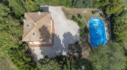 Casale 9 locali di 206 m² in Osimo (60027)