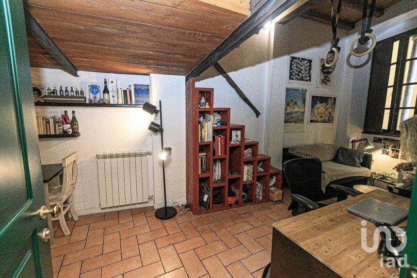 Two-room apartment of 40 m² in Genova (16124)