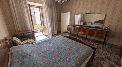 Casa indipendente 6 locali di 100 m² in Bussi sul Tirino (65022)