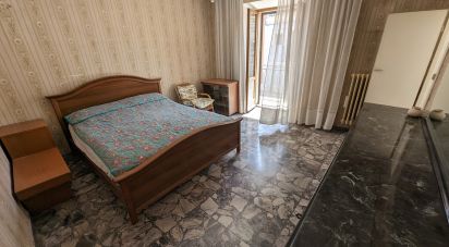 Casa indipendente 6 locali di 100 m² in Bussi sul Tirino (65022)