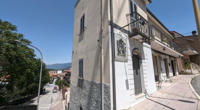 Casa indipendente 6 locali di 100 m² in Bussi sul Tirino (65022)