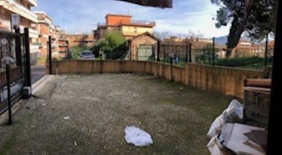 Negozio / locale commerciale di 85 m² in Mentana (00013)