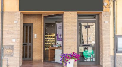 Negozio / locale commerciale di 69 m² in Porto Recanati (62017)
