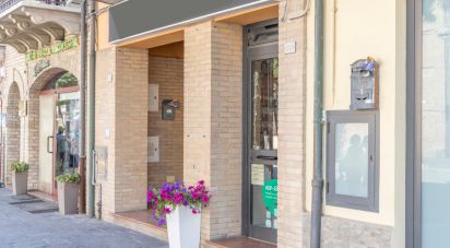 Negozio / locale commerciale di 69 m² in Porto Recanati (62017)