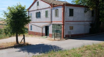 Casa indipendente 13 locali di 200 m² in Belvedere Ostrense (60030)