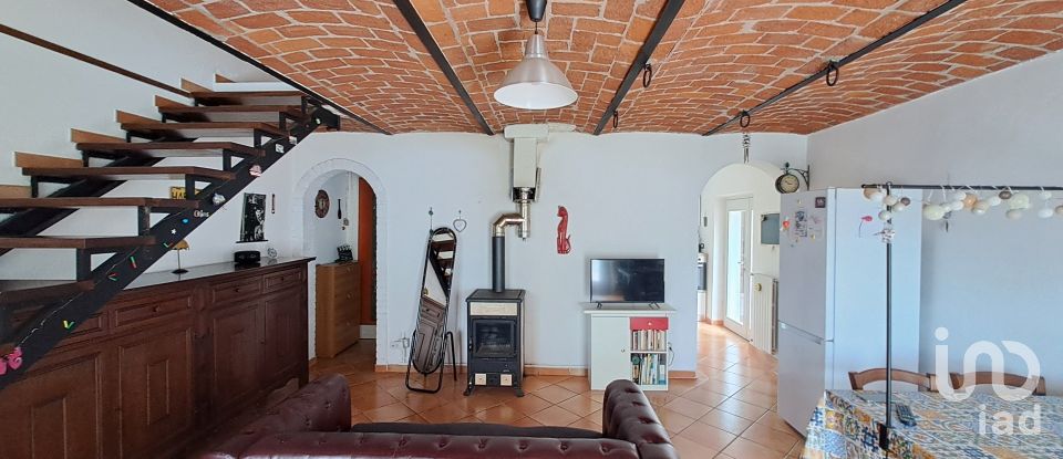 Casale 17 locali di 362 m² in Masio (15024)