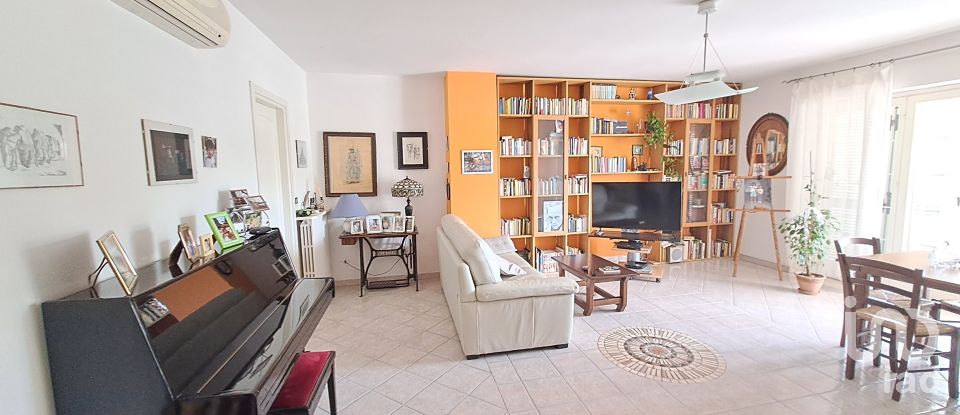 Casale 17 locali di 362 m² in Masio (15024)