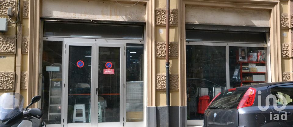 Shop / premises commercial of 500 m² in Genova (16151)