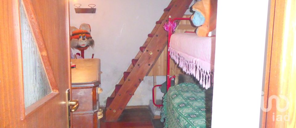 Varie superfici 6 locali di 90 m² in Ronco Canavese (10080)