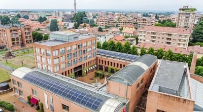 Shop / premises commercial of 200 m² in Seregno (20831)