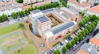 Shop / premises commercial of 200 m² in Seregno (20831)