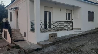 Casa indipendente 8 locali di 110 m² in Silvi (64028)