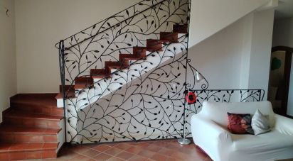 Casale 15 locali di 450 m² in Rimini (47923)