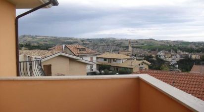 Appartamento 5 locali di 122 m² a Appignano del Tronto (63083)