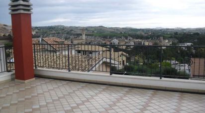 Appartamento 5 locali di 122 m² a Appignano del Tronto (63083)