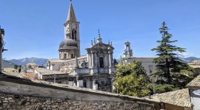 Varie superfici 11 locali di 220 m² in Sulmona (67039)