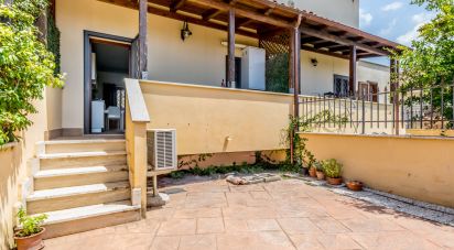 Villa a schiera 2 locali di 47 m² in Roma (00148)