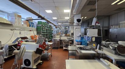 Warehouse of 681 m² in Genova (16153)