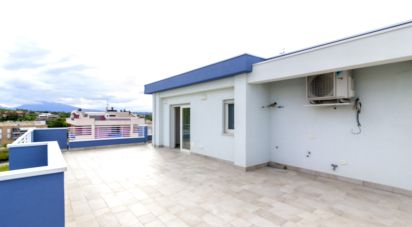 Loft 5 locali di 74 m² a Alba Adriatica (64011)