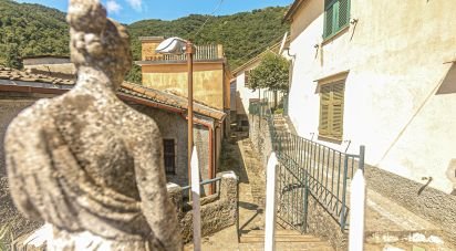 Casa indipendente 9 locali di 100 m² in Lumarzo (16024)