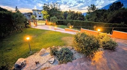 Casale 15 locali di 290 m² in Sulmona (67039)