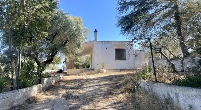 Casale 3 locali di 67 m² in Villa Castelli (72029)