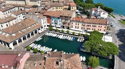 Loft 5 locali di 219 m² a Desenzano del Garda (25015)