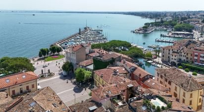 Appartamento 5 locali di 149 m² a Desenzano del Garda (25015)