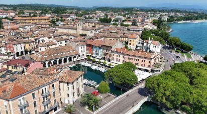 Appartamento 6 locali di 156 m² a Desenzano del Garda (25015)
