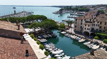 Appartamento 6 locali di 156 m² a Desenzano del Garda (25015)