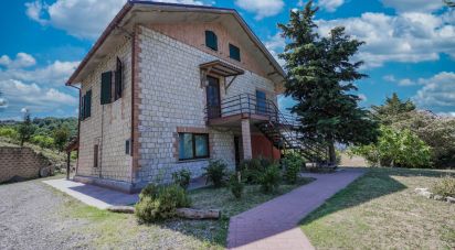 Casa indipendente 6 locali di 191 m² in San Leo (47865)