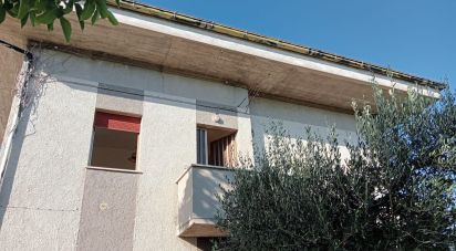 Casale 10 locali di 630 m² in Fano (61032)