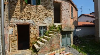 Casa indipendente / Villa 5 locali di 120 m² in Cairo Montenotte (17014)