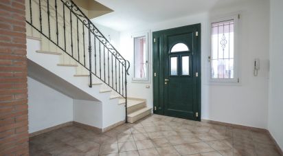 Casa indipendente / Villa 6 locali di 269 m² in Migliarino (44027)