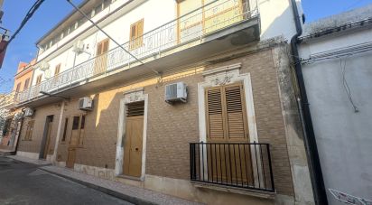 Casa indipendente / Villa 12 locali di 226 m² in Avola (96012)